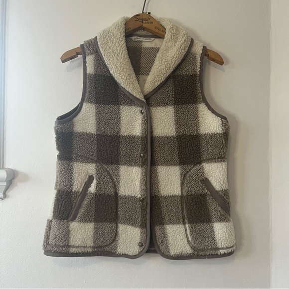 WOOLRICH Sherpa Buffalo plaid vest - Picture 1 of 7